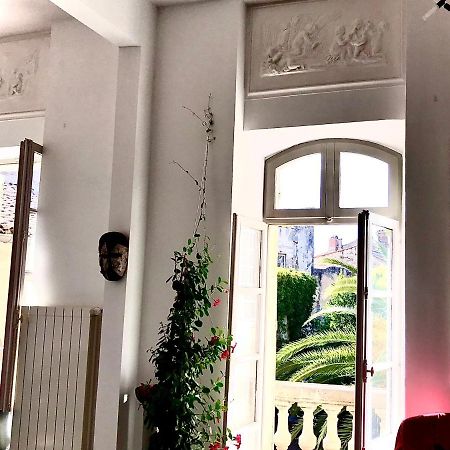 ארל Appartement A La Roquette, Dans L'Hotel De Divonne, Classe. מראה חיצוני תמונה