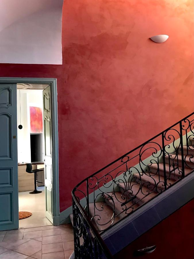 ארל Appartement A La Roquette, Dans L'Hotel De Divonne, Classe. מראה חיצוני תמונה