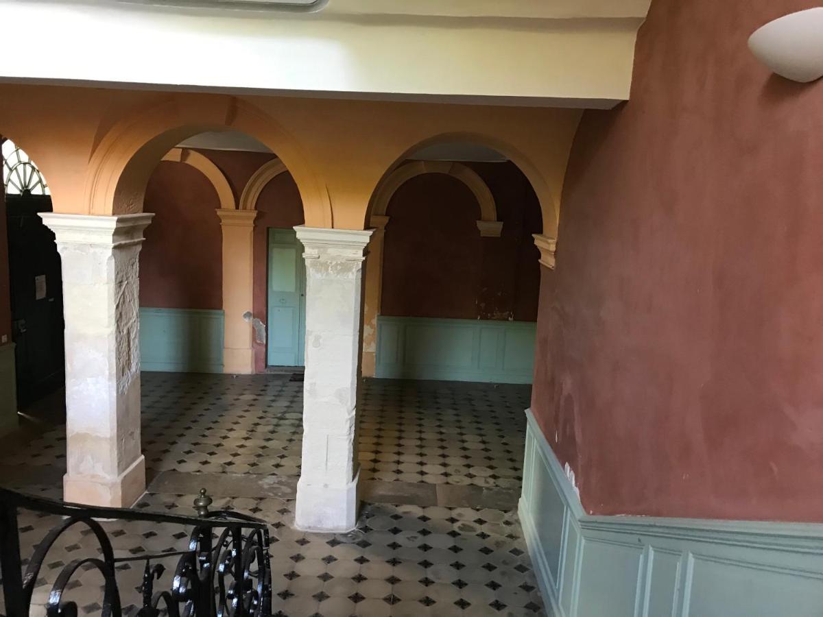 ארל Appartement A La Roquette, Dans L'Hotel De Divonne, Classe. מראה חיצוני תמונה